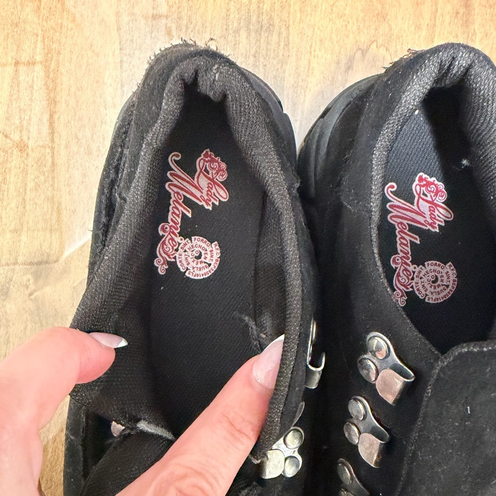 ๐ฅ๐ฅ Black Platform Lace-Up Chunky Sneakers with Stud Accent! ๐ฅ๐ฅ - Picture 3 of 4